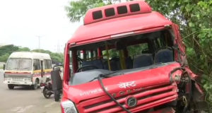 मुंबई के विक्रोली में सड़क हादसा, १४ यात्री जख्मी