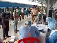 कोरोना की दहशत से मुंबई व दिल्ली के रेल टिकट वापसी शुरू