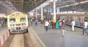 अब टीचर भी कर सकेंगे मुंबई लोकल में सफर, रेलवे ने दी इजाजत