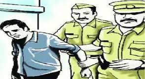 मुंबई : माेबाइल शाॅप से 5 लाख रुपए का माल पार करने वाला शातिर चाेर गिरफ्तार