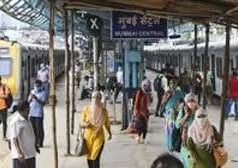 रेलवे ने मुंबई की लोकल ट्रेनों के लिए महिलाओं की यात्रा के लिए जारी किया नया आदेश