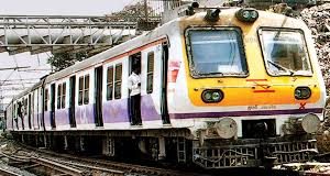 मुंबई : लोकल ट्रेन से रोजाना यात्रा करने वालों की संख्या हुई 15 लाख के पार