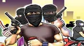 रात के अंधेरे में देते थे लूट की वारदात को अंजाम, डकैतों को गिरफ्तार