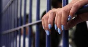 मुंबई : हवाई अड्डे पर पकड़ी गई विदेशी महिला ड्रग्स तस्कर, 2.5 करोड़ की ड्रग्स जब्त