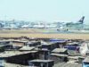 हवाईअड्डे पर रनवे की तरफ फेंकी गई पेट्रोल से भरी बोतल