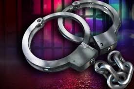 पुलिस के शिकंजे में फर्जी डायरेक्टर, काम दिलाने के लिए अभिनेत्रियों से मांगता था नग्न फोटो