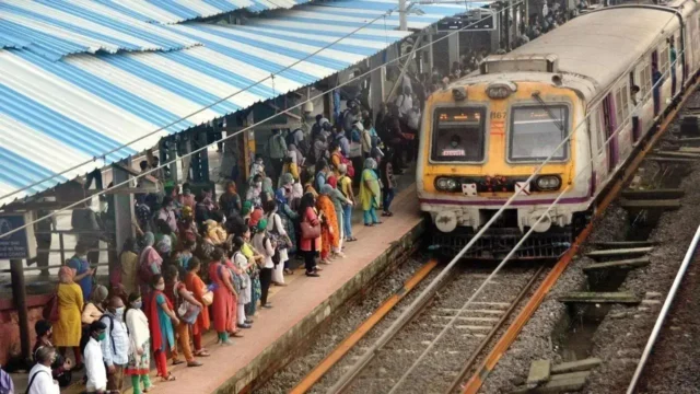Mumbailocaltrains_d