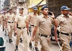 महत्वपूर्ण इलाकों में सुरक्षा कर्मियों और चुनाव आयोग के अधिकारियों की विशेष तैनाती