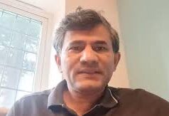 लंदन में रहने वाले डॉक्टर और यूट्यूबर संग्राम पाटिल को मुंबई एयरपोर्ट पर रोक दिया गया