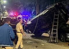 अक्षय कुमार कार एक्सीडेंट मामले में मर्सिडीज ड्राइवर पर लापरवाही से गाड़ी चलाने का केस दर्ज