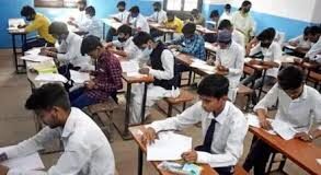 बीड : सामूहिक नकल कराने वाले शिक्षकों पर गिरी गाज, सरकार ने पांच को किया सस्पेंड