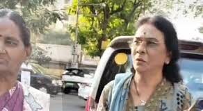 मरीन ड्राइव में महिला ट्रैफिक पुलिसकर्मियों से बदसलूकी