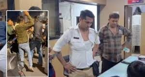 ट्रैफिक पुलिसकर्मी की पिटाई, वर्दी फाड़ने की कोशिश, मुंबई-अहमदाबाद हाईवे के काशीमारा इलाके की घटना