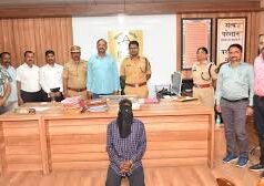 दिल दहला देने वाली वारदात, तलाक की जिद पर अड़ी पत्नी को पति ने चलती ट्रेन से फेंका