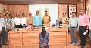 दिल दहला देने वाली वारदात, तलाक की जिद पर अड़ी पत्नी को पति ने चलती ट्रेन से फेंका
