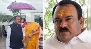 विवादों के बीच रूपाली चाकणकर के इस्तीफ़े से महाराष्ट्र में सियासी तूफ़ान खड़ा हो गया है