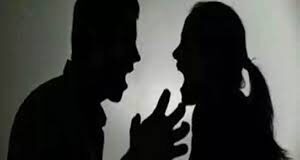 जोगेश्वरी में शराबी पत्नी ने किया पति पर हमला, हाथ-पैर में आईं गंभीर चोटें, केस दर्ज