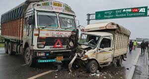 नागपुर-मुंबई एक्सप्रेसवे पर बड़ा हादसा, हाई स्पीड ट्रक ने टेम्पो को मारी टक्कर, 8 महिलाओं की मौत